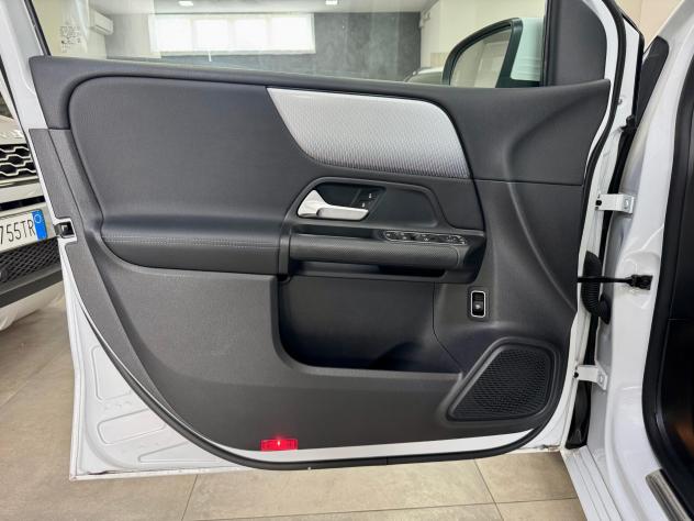 Mercedes B 180 d Automatic Sport Plus 10/2022 - Foto 9
