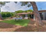 Villa unifamiliare finemente rifinita con corpo secondario e parco esclusivo