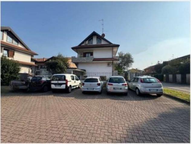 226/2025 U VA - Porzione di villa a schiera in asta a Marnate - Foto 2