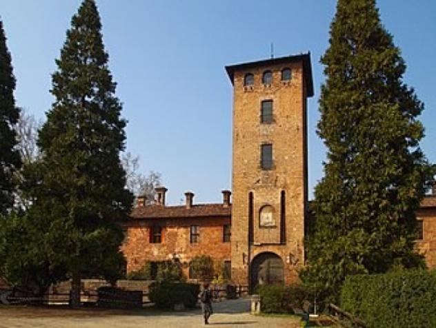 Palazzo / Stabile di 704 m² con più di 5 locali in vendita a Peschiera Borromeo