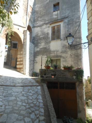 1801/PIETRAVAIRANO Casa indipendente su due livelli nel borgo antico di Pietravairano di mq 150. - Foto 2