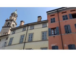 Affittasi anche per meno di un anno, in contesto prestigioso