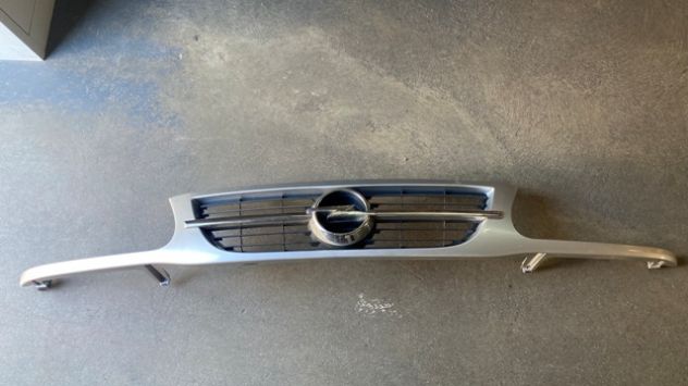 Mascherina griglia anteriore Opel Frontera del 2002