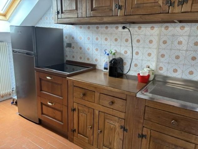 SPLENDIDO TRILOCALE CON DUE BAGNI, CUCININO, AMPIO SOGGIORNO, RIPOSTIGLIO, GARAGE, OTTIMA POSIZIONE. - Foto 8