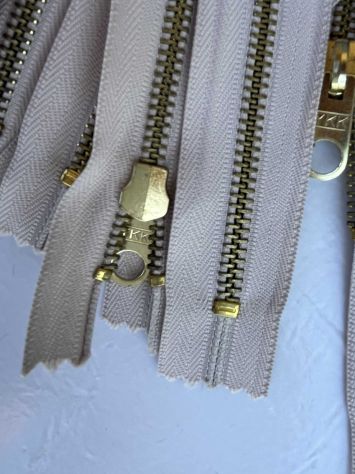 X81 Cerniere Lampo Zip metallo YKK da cm 20 col. Avorio – Pz. 20 - Foto 2