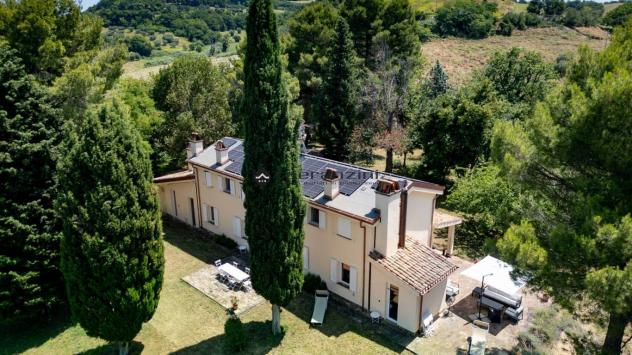 PRELATO: Un gioiello a fano, zona prelato: villa con anima e lusso contemporaneo.
in località prelato di fano, in una delle zone collinari più esclusi - Foto 2