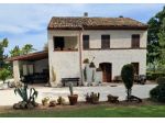 Estate low cost Marche Casale X8 Prenota a Maggio