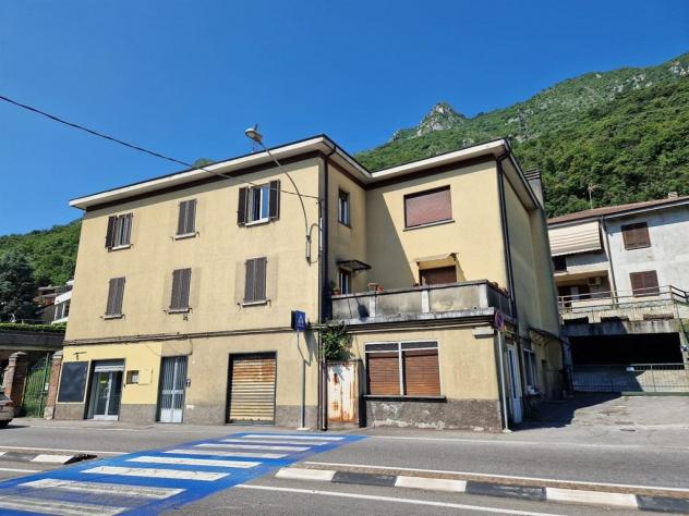 NEGOZIO - LABORATORIO DI 104 MQ IN CENTRO PESCATE