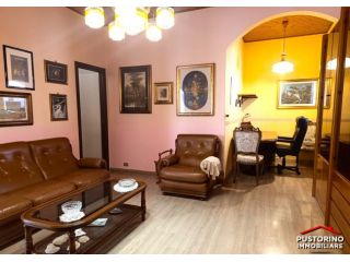 Viale Calabria - Villetta con corte retrostante e p.auto