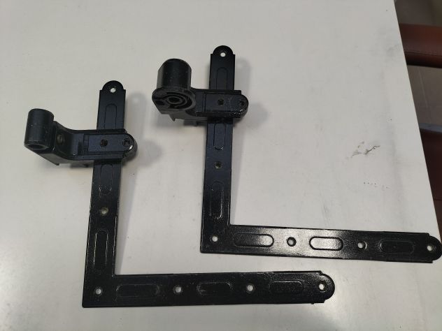 Bandelle ad angolo, braccetti e ferma scuro marca MAICO