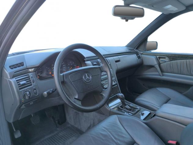 Mercedes-Benz Classe E 250 D 2.5 113 HP AVANTGARDE UNIPROPRIETARIO AMATORIALE - Foto 10