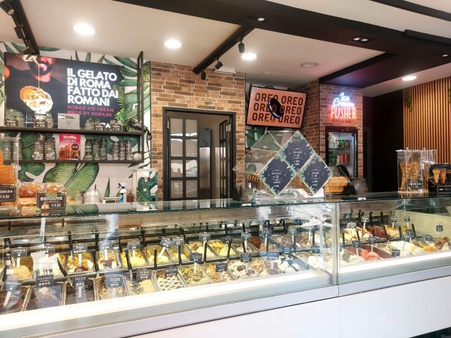 bar gelateria con somministrazione a Ponte Milvio cedo in vendita