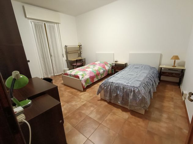 Affitto due posti letto in camera doppia € 200 l'uno, solo studenti - Foto 3