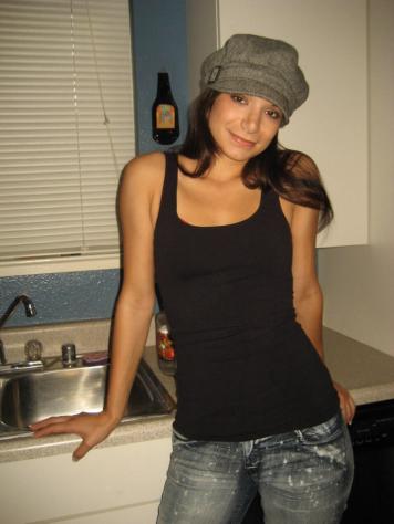 Donna di Camerata Picena, 27 anni. Fisico Sportivo Tel: