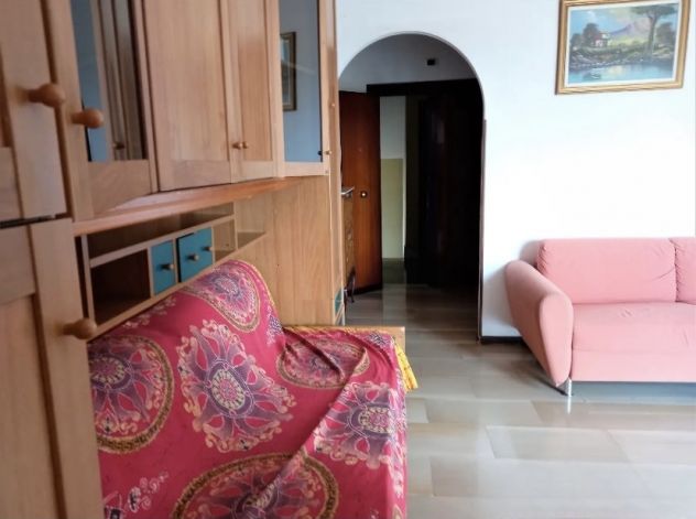 GUIDONIA TRILOCALE ARREDATO CON GRANDE BALCONE.
