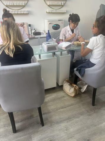 AD ALTOPASCIO IL TUO STILE PARTE DALLE MANI PRENOTA IL TUO MOMENTO DI BELLEZZA - Foto 2 Tel:3242675033