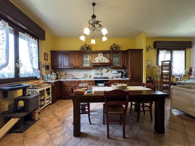 Suzzara vendesi casa indipendente 6 vani 190 Mq - Foto 2