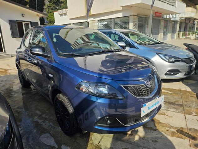 Lancia Ypsilon 1.0 70cv HYBRID 03/2022 - Foto 2