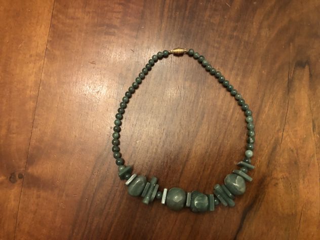 COLLANA CON PIETRE DI GIADA