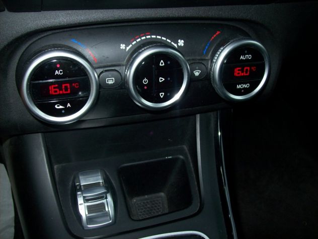 Alfa Romeo Giulietta 1.6 jtdm 105CV Distinctive - Foto 10