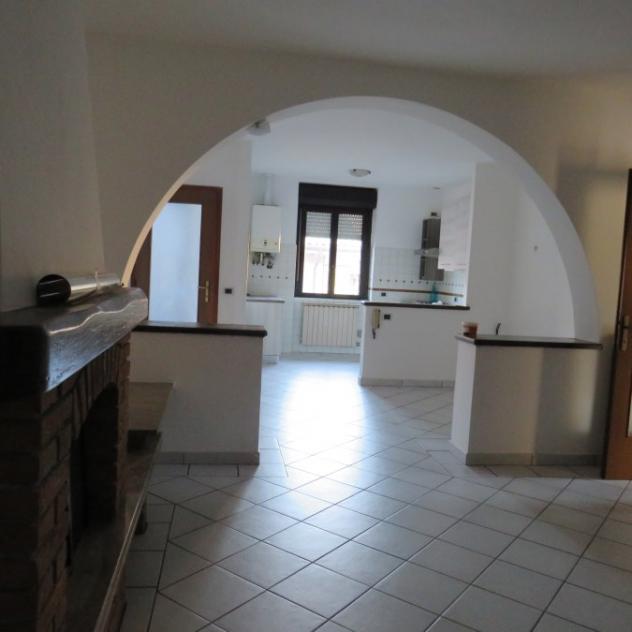 Baveno - ZONA FERIOLO VENDESI VILLA CON GIARDINO PRIVATO - Foto 9