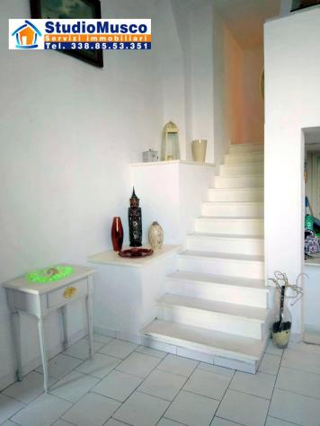 StudioMusco vende a Capri, su via Marina Grande, appartamento su due livelli. - Foto 2