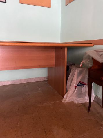 TAVOLO IN LEGNO CON CRISTALLO - Foto 5