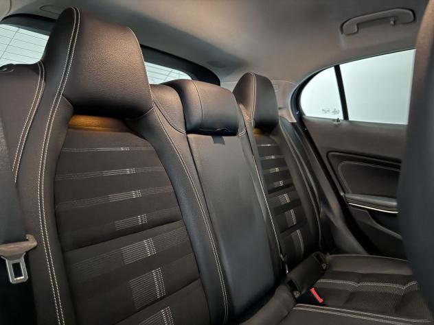 Mercedes-Benz GLA 200 d Automatic Sport - Foto 10
