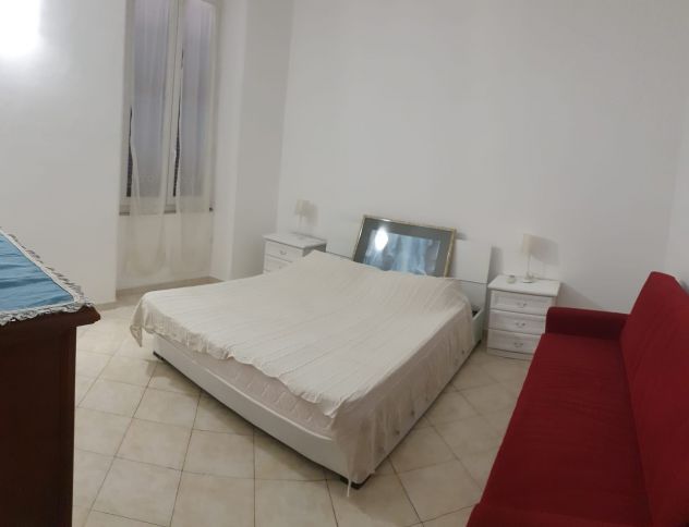 Per due colleghi trasfertisti trilocale accessoriato con due camere