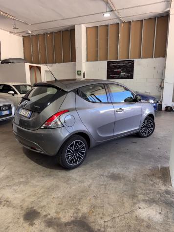 Lancia Ypsilon 1.2 69 CV 5 porte S&S Gold - Foto 4