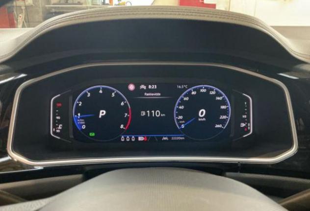 VOLKSWAGEN T-Roc 1.5 TSI ACT DSG R-Line rif. 24101535 - Foto 6
