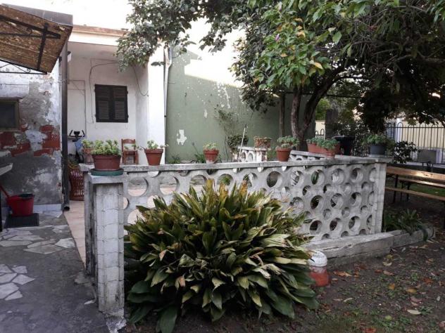 Bifamiliare in vendita a Carrara