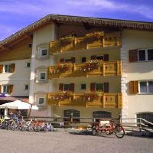 Albergo Garni' Fiordaliso di Micheluzzi Maria Grazia & C. S.n.c. .