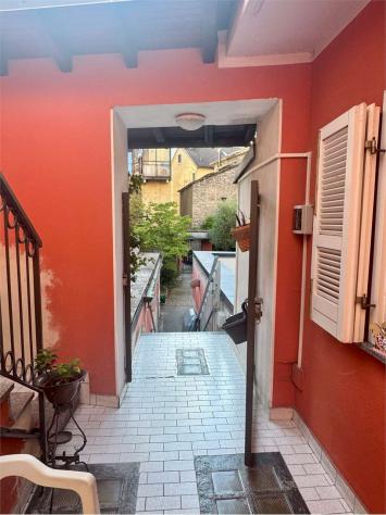 V000592 - NUDA PROPRIETÀ – Trilocale su tre livelli in centro città - Foto 5