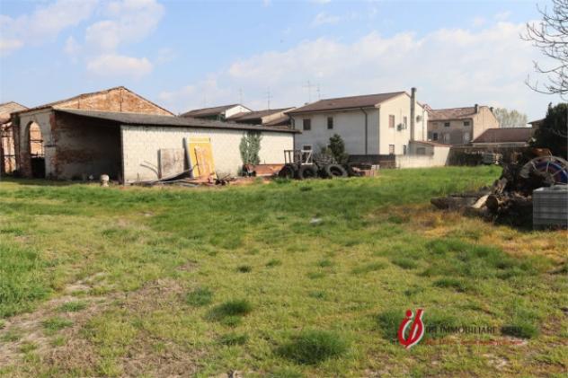 Rustico / Casale di 340 m² con più di 5 locali e box auto in vendita a Erbè - Foto 9