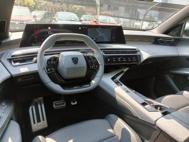 PEUGEOT 5008 GT Hybrid 145 e-DCS6 7 Posti rif. 23790709 - Foto 6