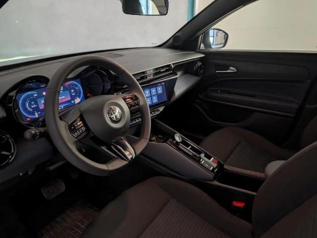 Alfa Romeo Junior Ibrida 1.2 145CV Hybrid eDCT6 ibrida - Foto 8