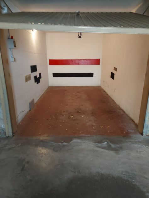 Garage in Viale Mazzini a pochi metri dalla stazione e dalla spiaggia