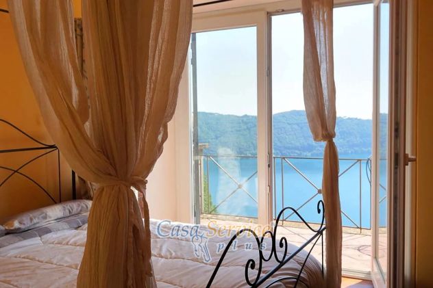Splendida villa con vista sul lago a Castel Gandolfo - Foto 10