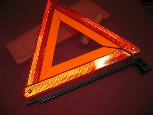 DUE Triangoli di emergenza........OMOLOGATI ( COME NUOVI) - Foto 2