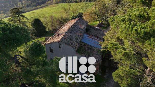 BORGO AGRICOLO CON 27 ETTARI DI TERRENO - Foto 4