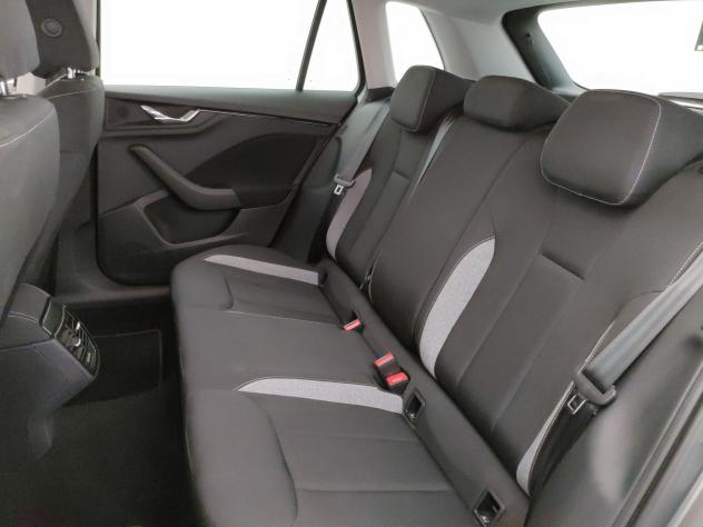 Škoda Kamiq 1.0 TSI Black Dots DSG 85kW - Foto 10