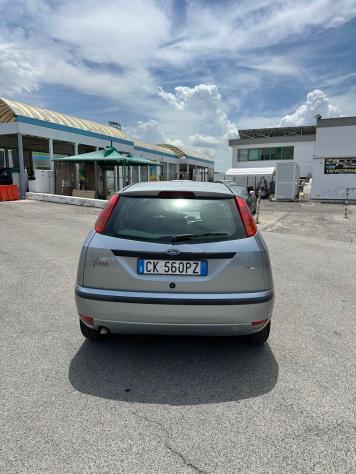 Ford Focus 1.8 TDCi (100CV) cat 5p. Ambiente - Foto 7