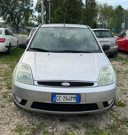 Ford Fiesta 1.2 16V 3p. Ghia Neopatentati - Foto 2
