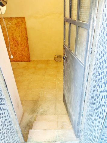 Magazzino C/2 ristrutturato con bagno – a DERGANO - Foto 6