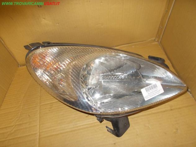 PROIETTORE D.CON LAMPADINE CITROEN XSARA (N68) Picasso  Parti elettriche  Fanaleria  Proiettori  Proiettore ant. CITROEN - XSARA Picasso - 01-04-2004