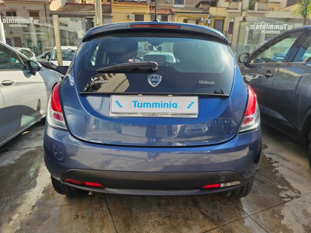 Lancia Ypsilon 1.0 70cv HYBRID 03/2022 - Foto 4