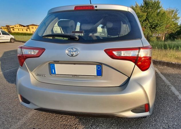 Toyota Yaris 1.0 72 CV Benzina - 49700 km - 2018 - Foto 4