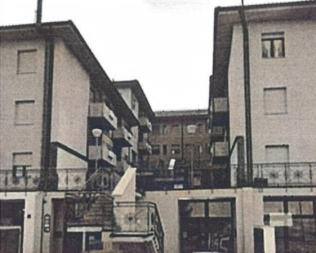 Immobile in asta di 18 m² con più di 5 locali in vendita a Camerino - Foto 2