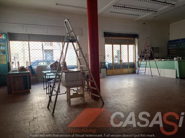 Locale commerciale e cantina